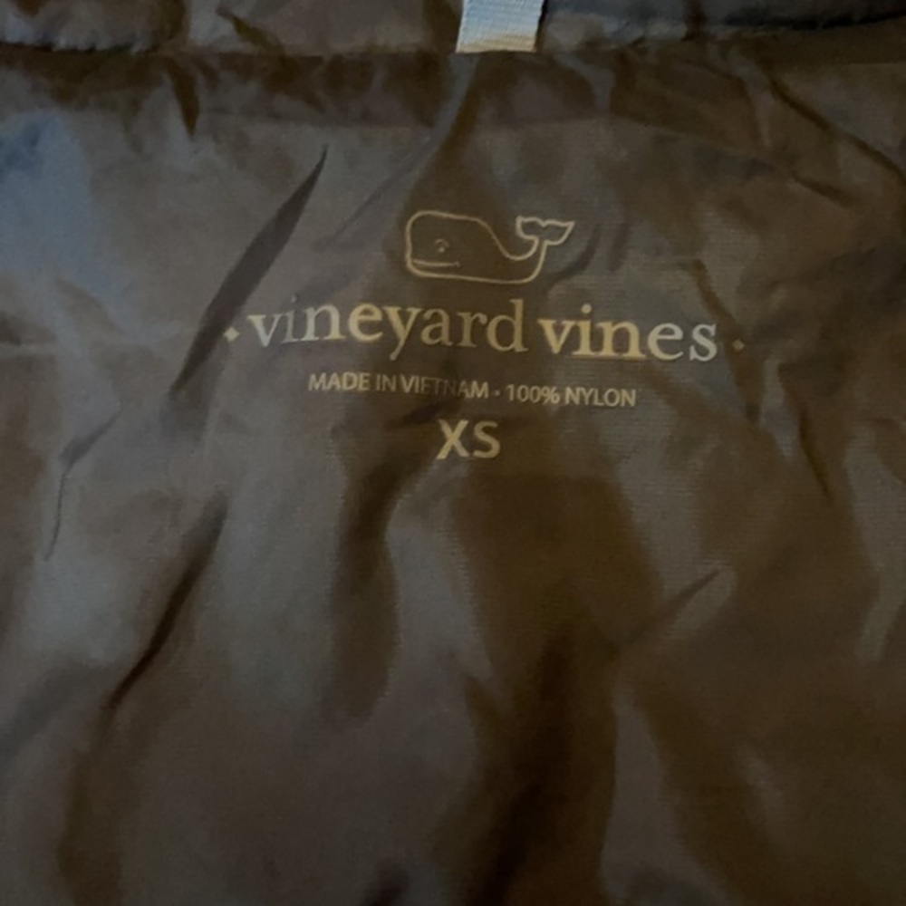 GRAY  VINEYARD VINES PUFFER VEST - Picture 11 of 13